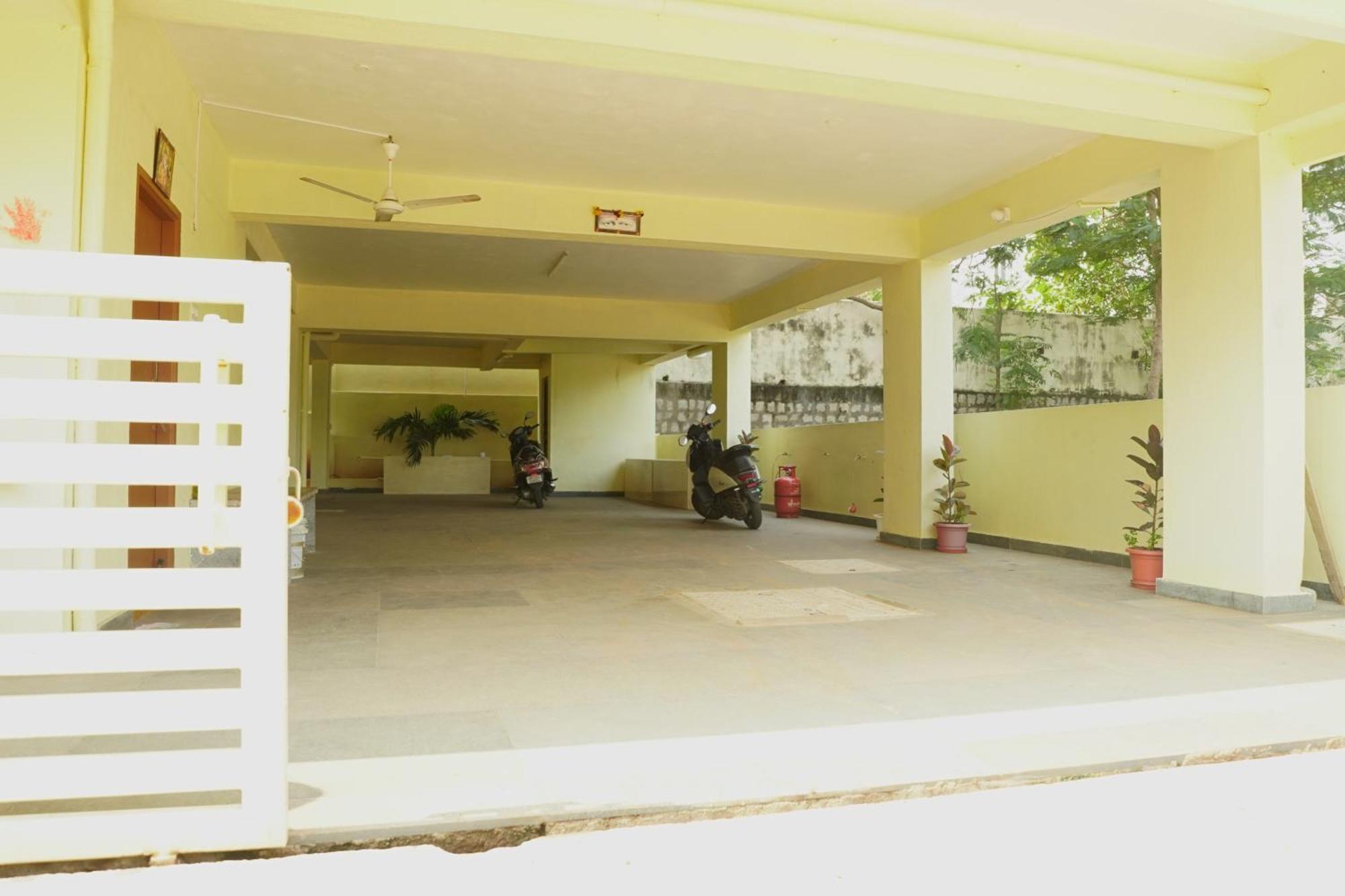 Sri Govindham Home Stay Tirupati Eksteriør billede